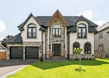 Stunning Custom Built Home In Super Convenient Location | 1114 Kent ...